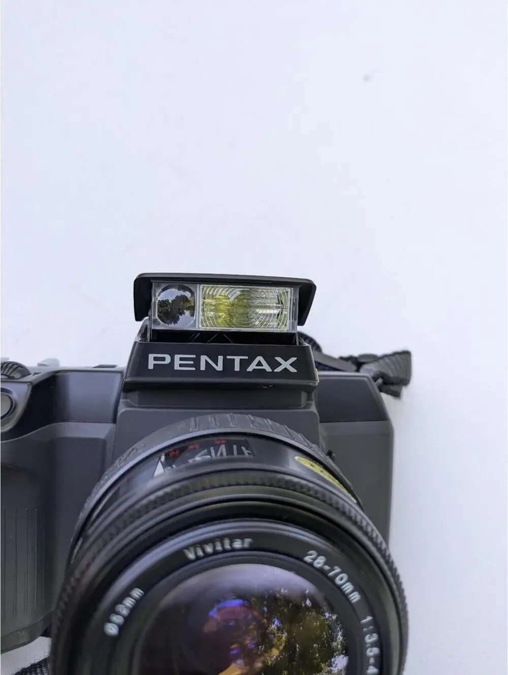 Pentax SF10 35mm camera, vivitar 28-70mm, 1:3.5-4.5 autofocus zoom, japan, as is